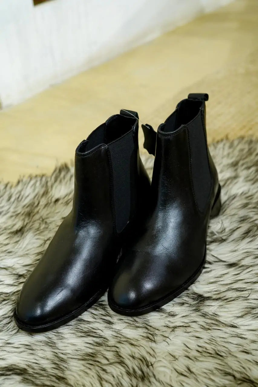 Black Softy Leather Chelsea Loafers